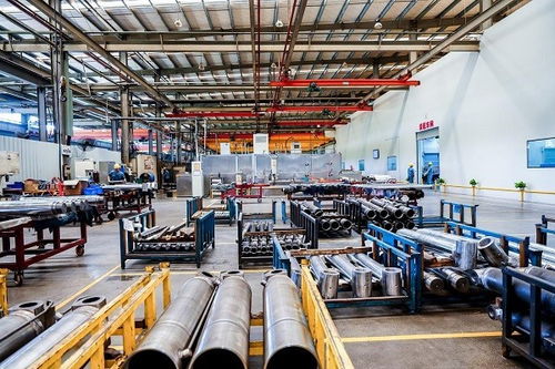 看見數(shù)字中國 媒體探營探訪廈門聯(lián)通打造的銀華機(jī)械5g智慧工廠